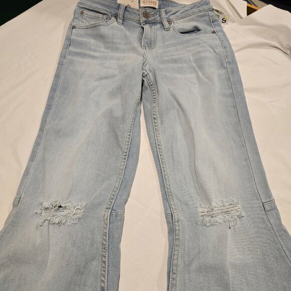 NWT Shyanne Country Wear Mid Rise Flare Distressed Jeans 28 Regular x 34 Long - Picture 2 of 16